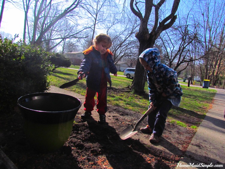 Kids love helping in the garden #LoveYourLawn #ad