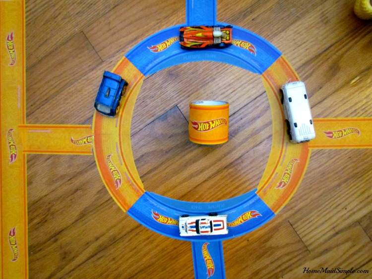 PlayTape® curves make the perfect roundabout. ad